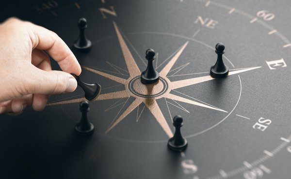 In che modo l'orientamento professionale può influenzare la scelta universitaria degli studenti?